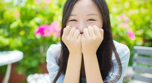 有很多暖心的朋友，但你还是要学会孤勇