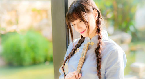 爱情，经典句子:爱你，却要无欲无求，好难！