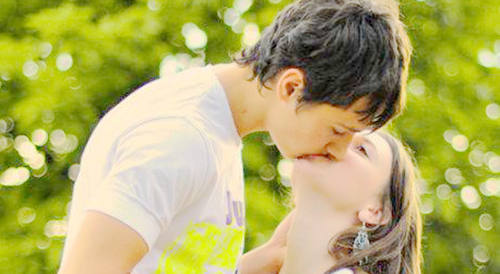 世间最残酷的事，一是时间无岸，一是流年似水